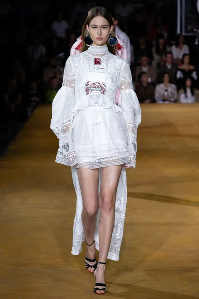 Look 98